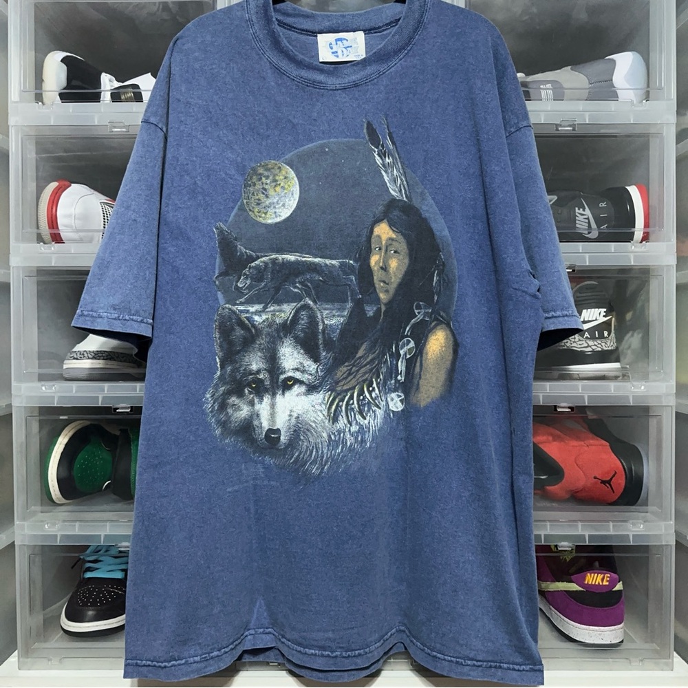 Native American Native Land Wolf Graphic Tee Large
